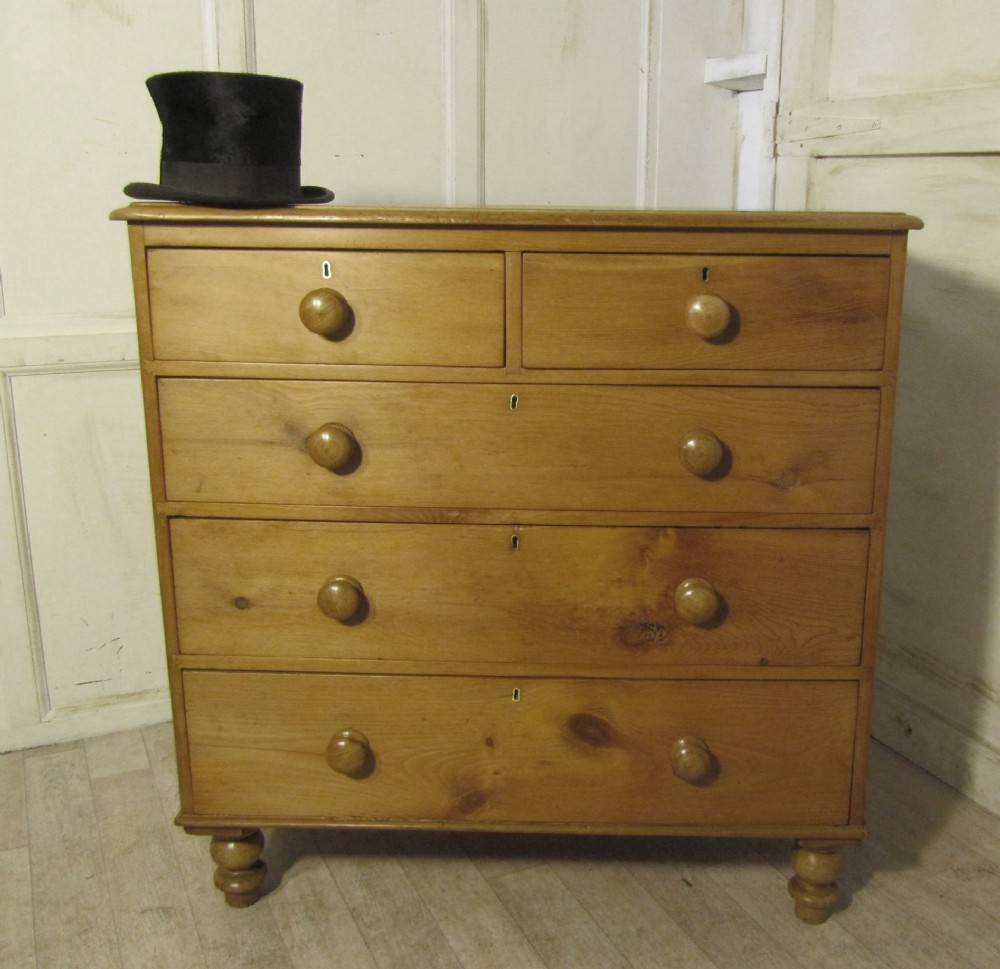 Large Victorian Pine Chest of Drawers