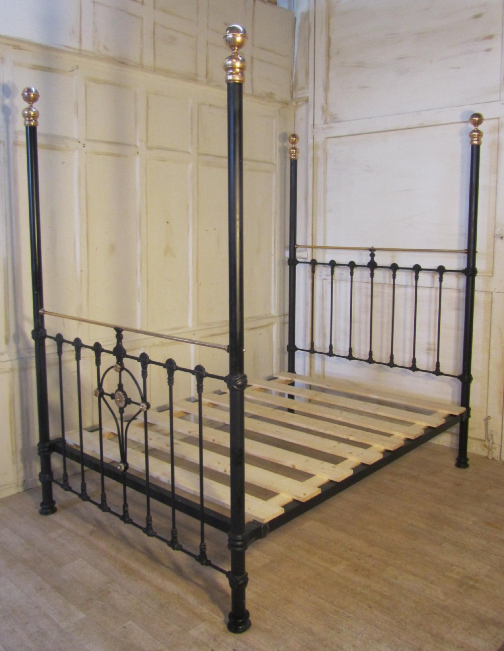Victorian Art Nouveau 4 Poster Brass and Iron Double Bed