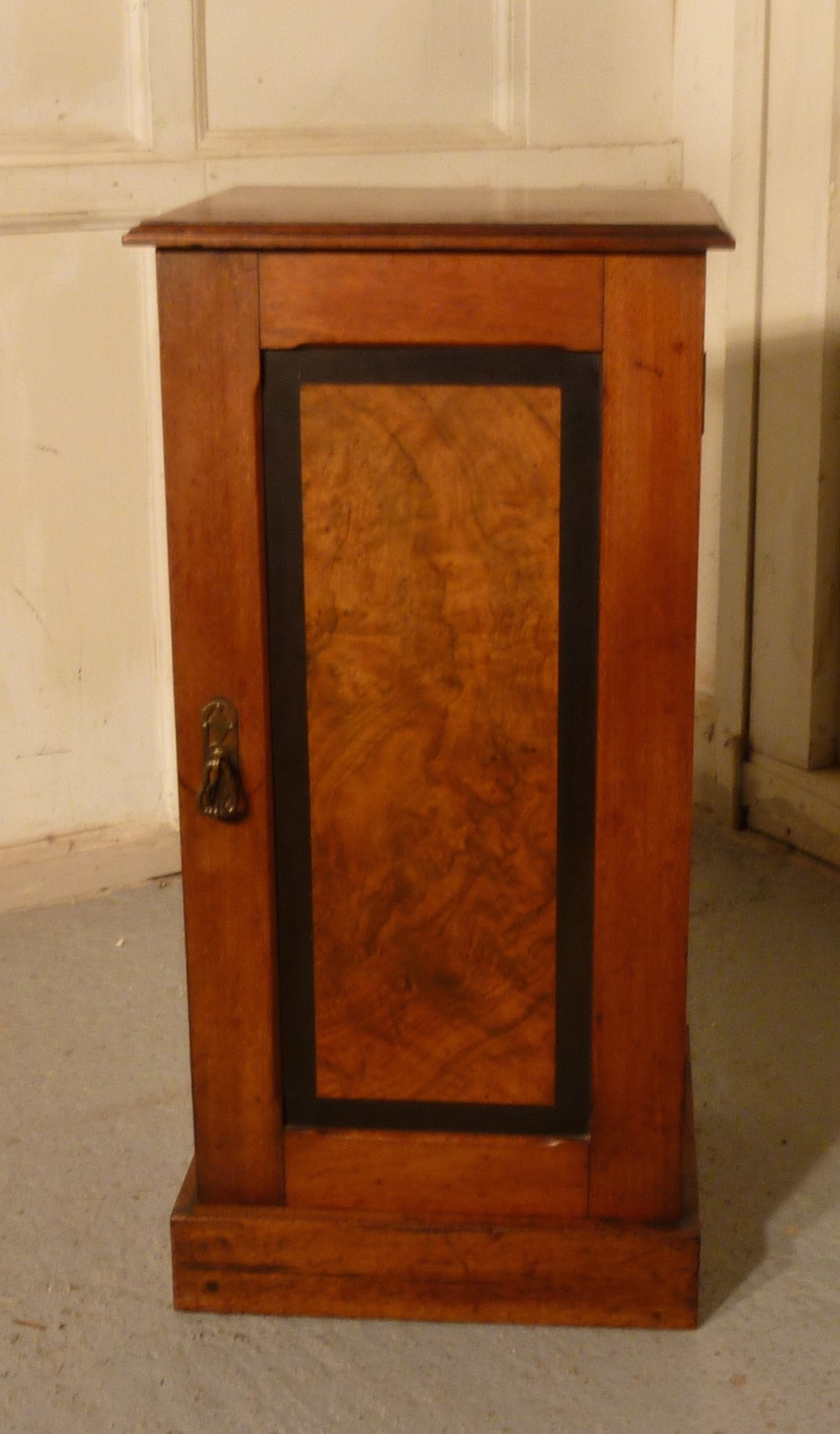 Victorian Burr Walnut and Mahogany Bedside Cupboard