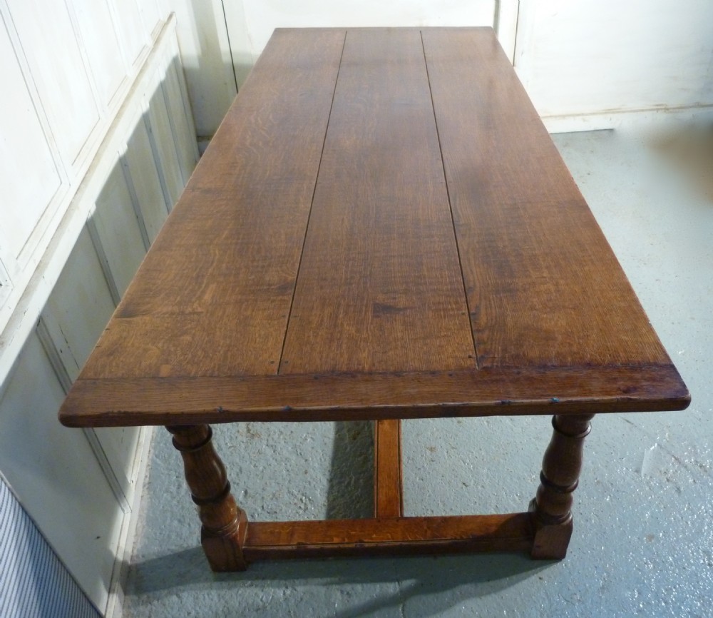 Country Oak Farmhouse Dining Table