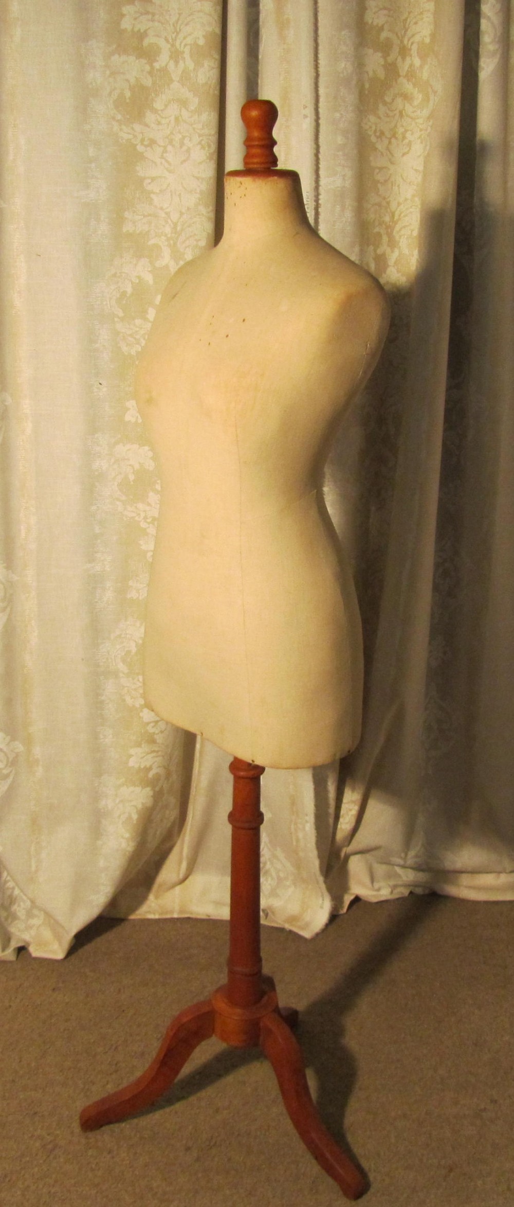 Elegant Linen Mannequin, Taylor’s Dummy 