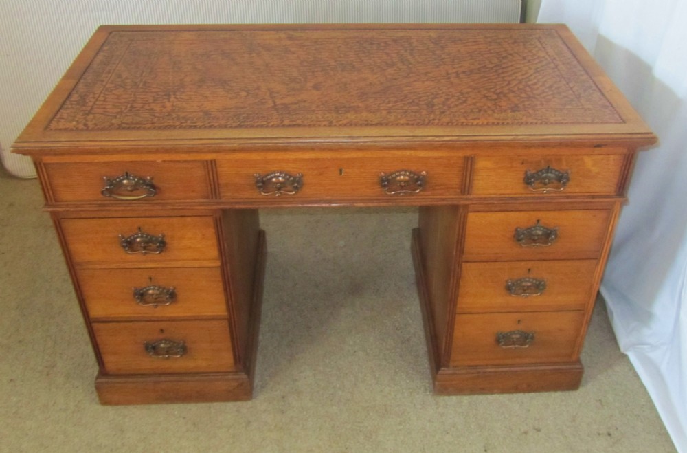 A Victorian Arts & Crafts Golden Oak Pedestal or Knee Hole Desk 