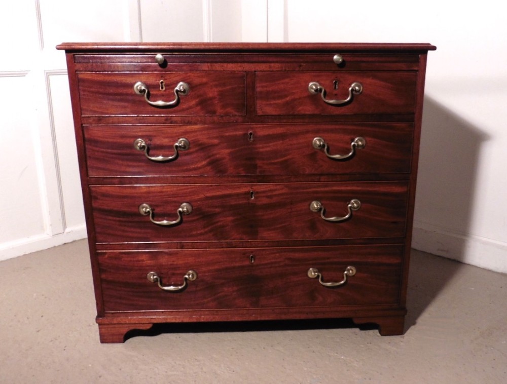 Small Georgian Mahogany Chest of Drawers, Batchelor’s Chest with Brushing Slide
