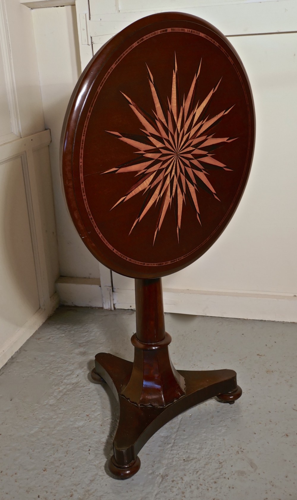 Superb William IV Starburst Inlaid Tilt Top Mahogany Table