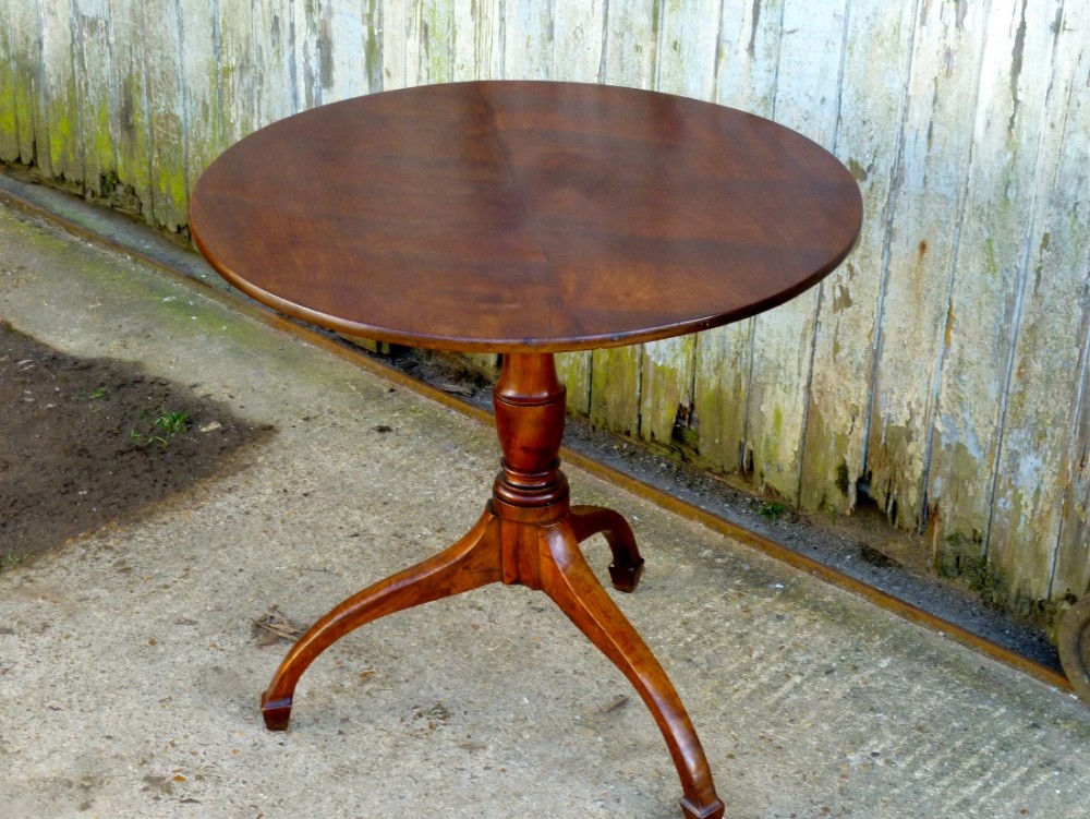 Georgian Yew Wood Tilt Top Table