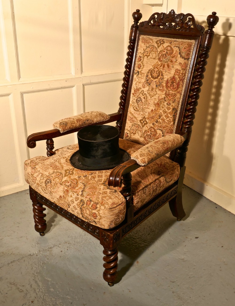 Stunning Victorian Gothic Carved Oak Throne Chair  View III