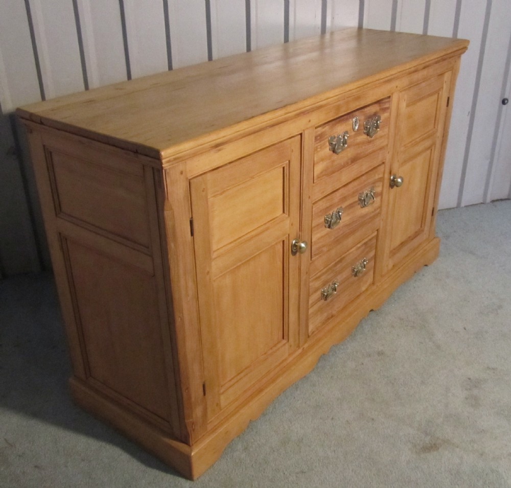 A Large Country Pine Sideboard Dresser View VI