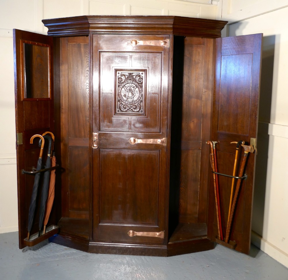 Rare Progressive Furniture Arts & Crafts Oak Wardrobe, by Gillow for Liberty,   View XII