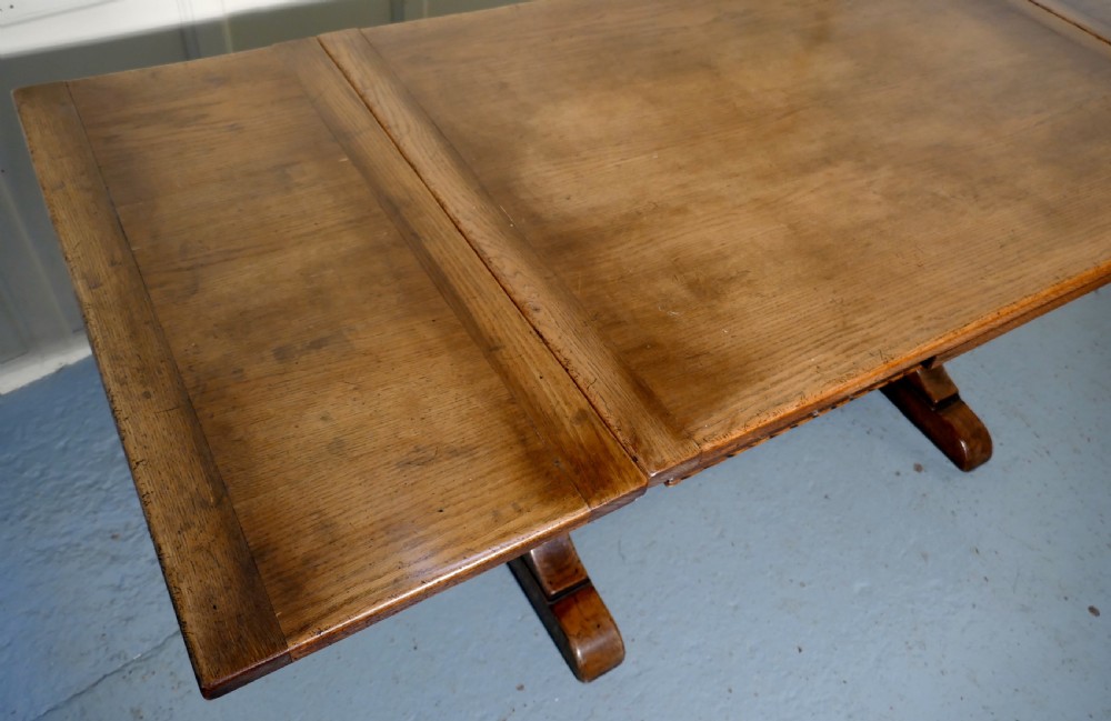 A Large Ipswich Oak Draw Leaf table View VIII