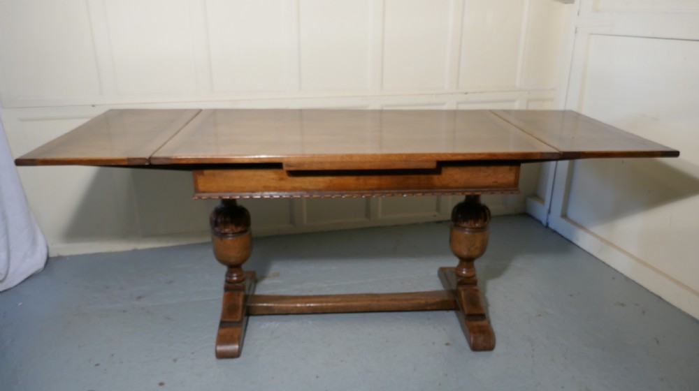 A Large Ipswich Oak Draw Leaf table View X