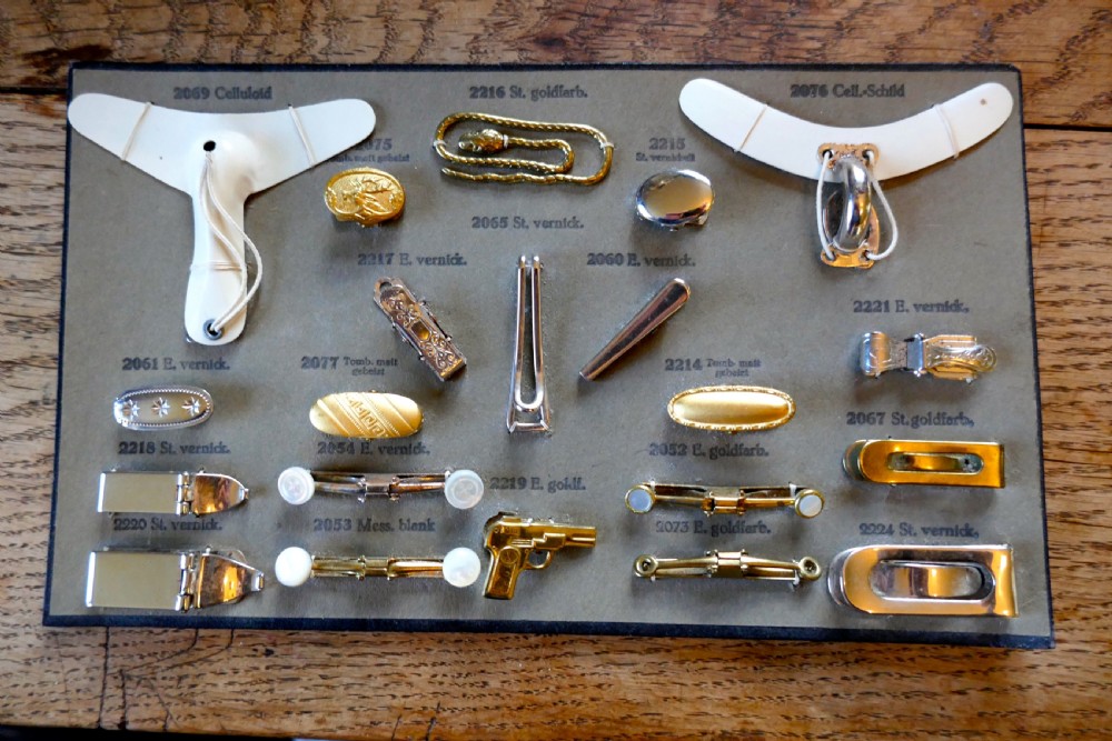 Sample Cards of Salesman’s Shirt Accessories for Gentlemans Outfitter View VI