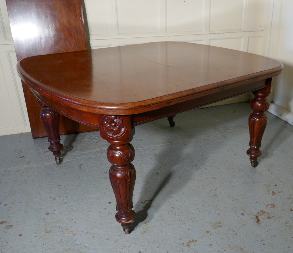 Early Victorian Mahogany Extending Dining Table, seats 12 Diners View II