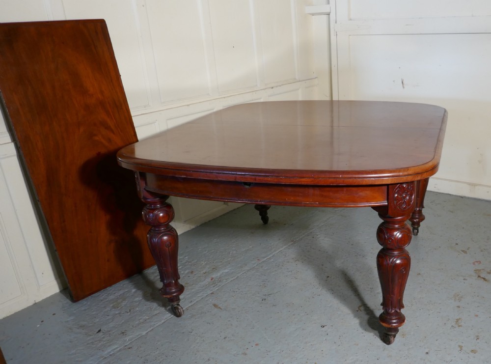 Early Victorian Mahogany Extending Dining Table, seats 12 Diners View IV