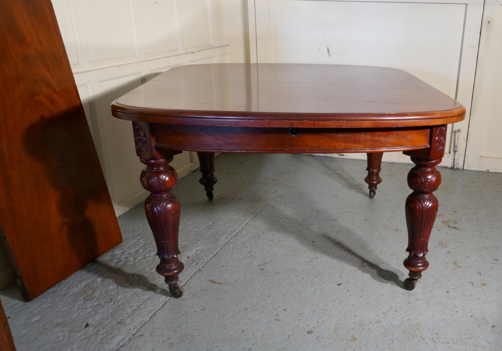 Early Victorian Mahogany Extending Dining Table, seats 12 Diners View V