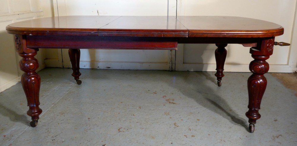 Early Victorian Mahogany Extending Dining Table, seats 12 Diners View VII