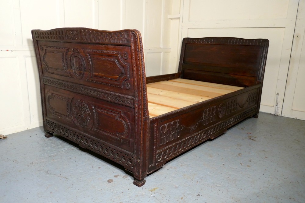 19th Century Carved Oak Day Bed or Ships Sleigh Bed. View VI