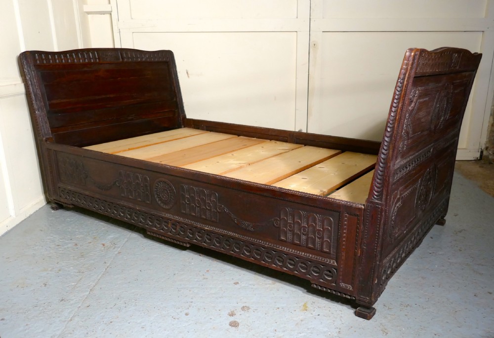19th Century Carved Oak Day Bed or Ships Sleigh Bed. View X