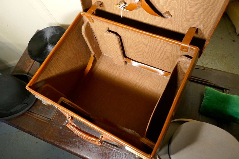 Salesman’s Sample EdwardianLeather Hat Box and 3 Hats, Drew and Sons Trunk Makers View III