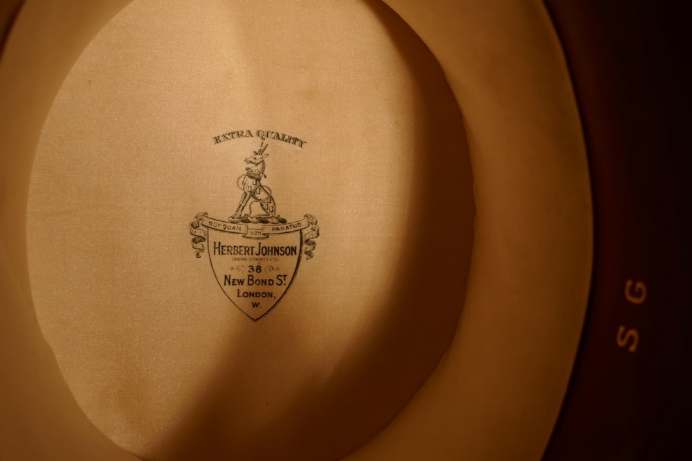 Salesman’s Sample EdwardianLeather Hat Box and 3 Hats, Drew and Sons Trunk Makers View XII