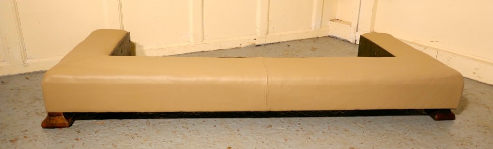 A Victorian Low Leather Club Fender