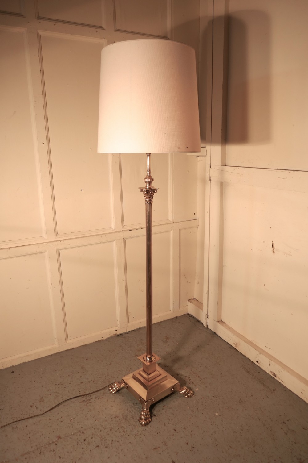 Telescopic Floor Lamp Brass Standard Lamp    View VI