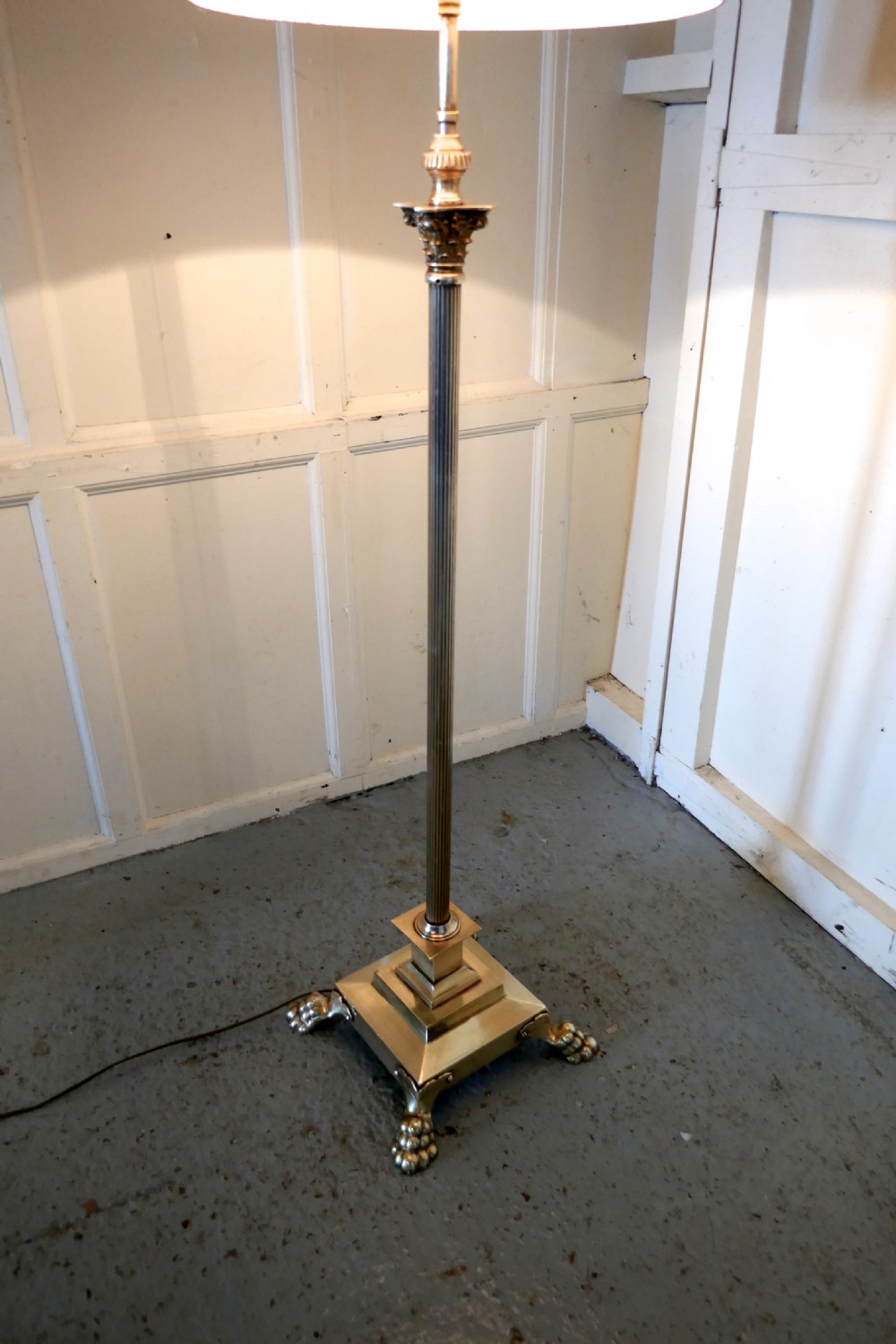 Telescopic Floor Lamp Brass Standard Lamp    View VII
