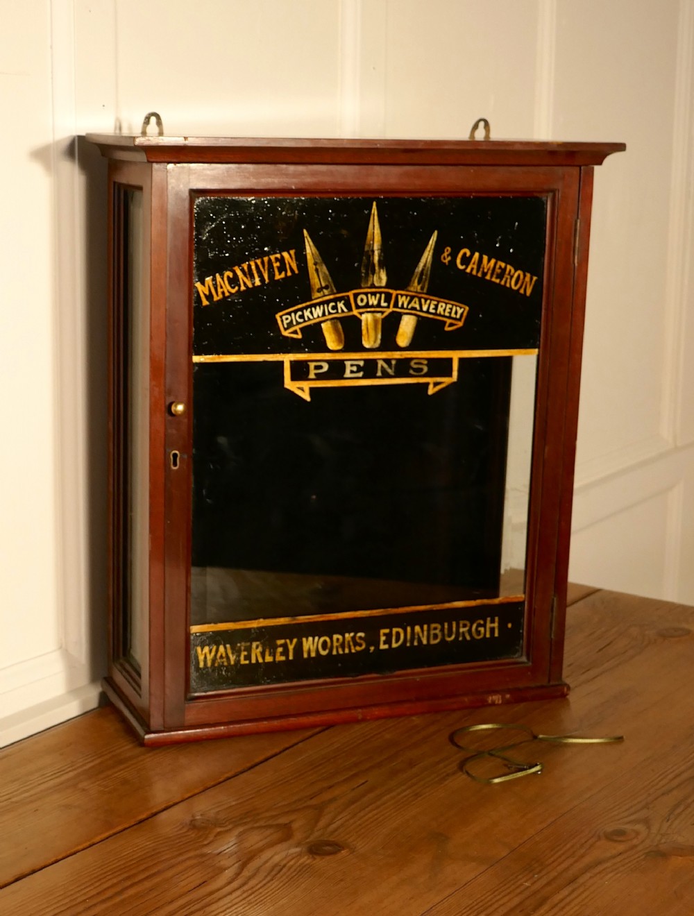 Macniven & Cameron Pens Display Cabinet