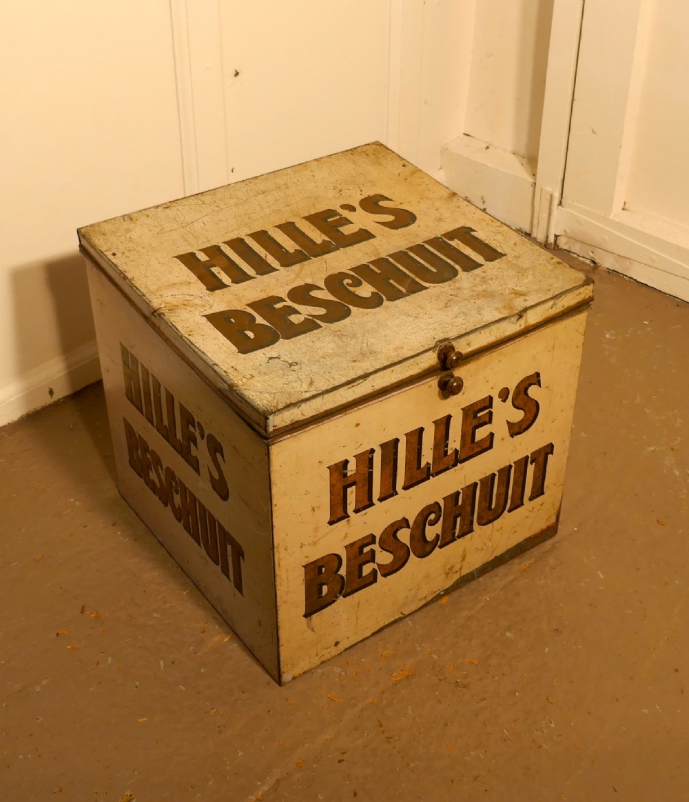 Very Large Art Deco “Hille’s Beschuit” Grocers Biscuit Tin 