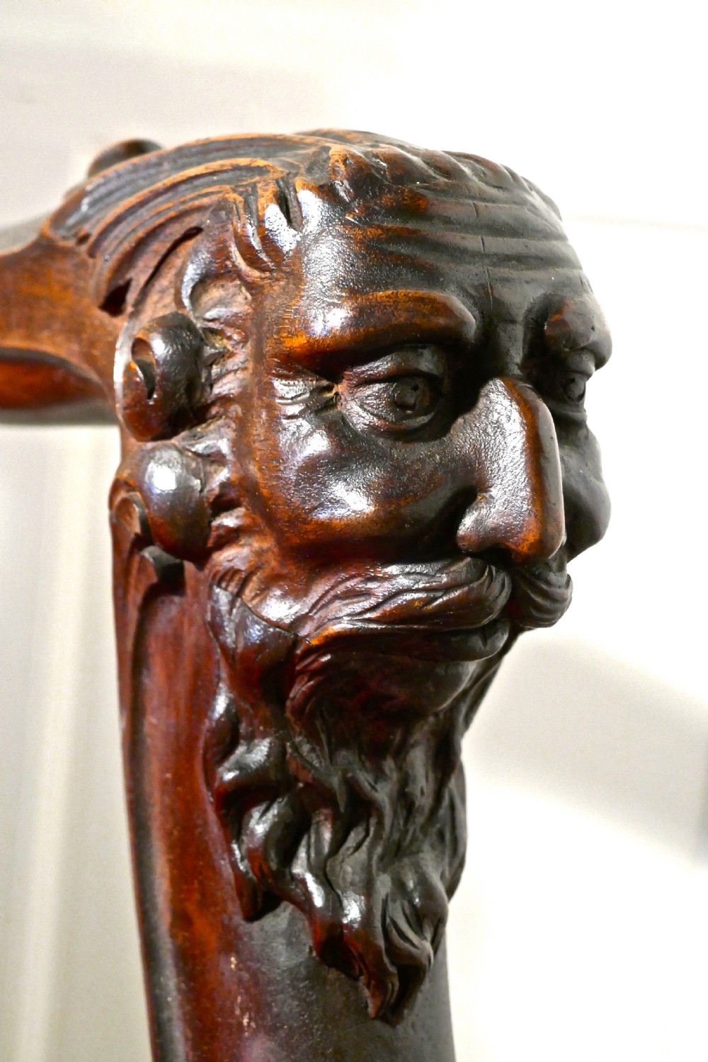 French 19th Century Carved Walnut Throne or Hall Chair View IX