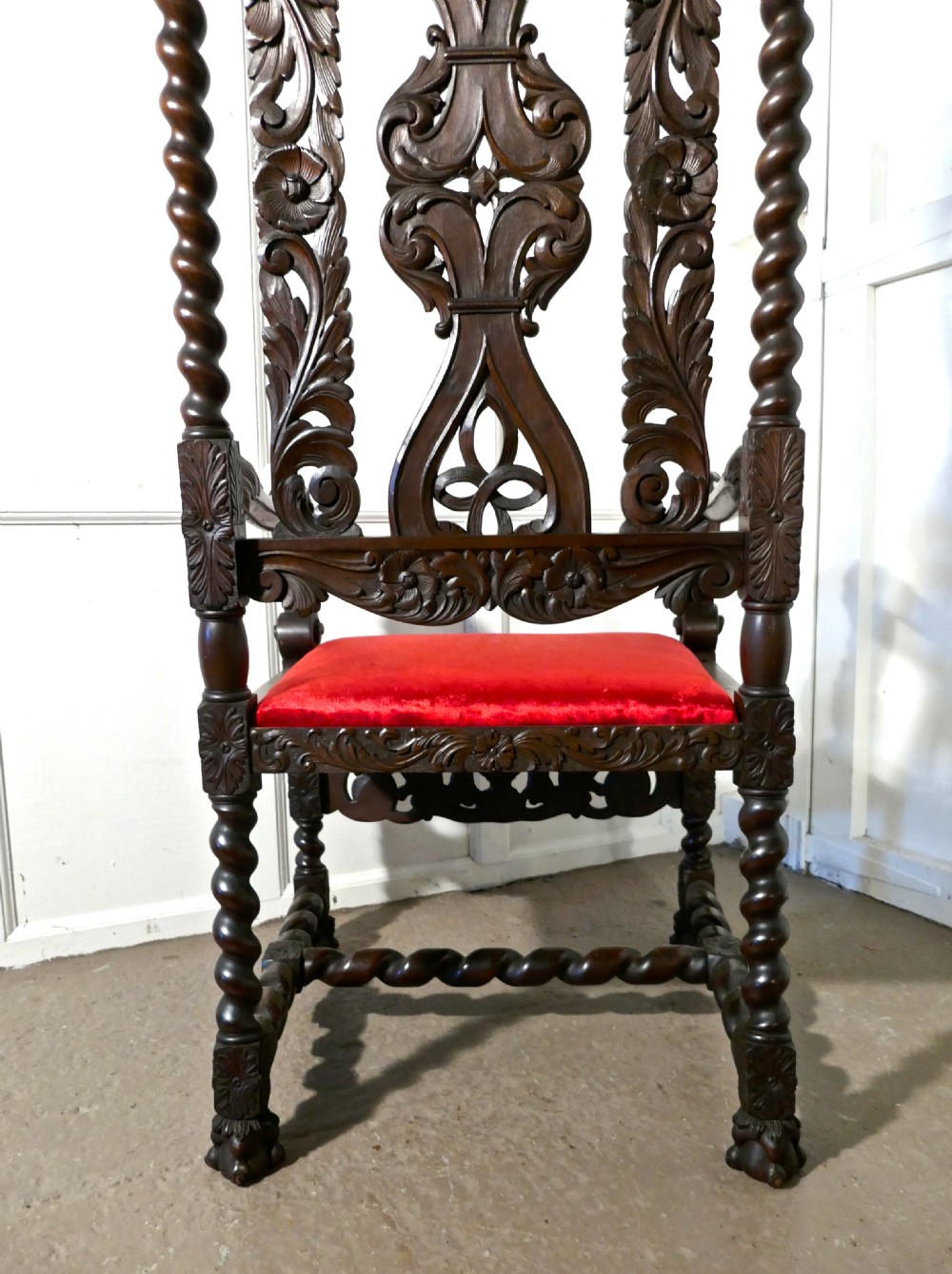 French 19th Century Carved Walnut Throne or Hall Chair View XII