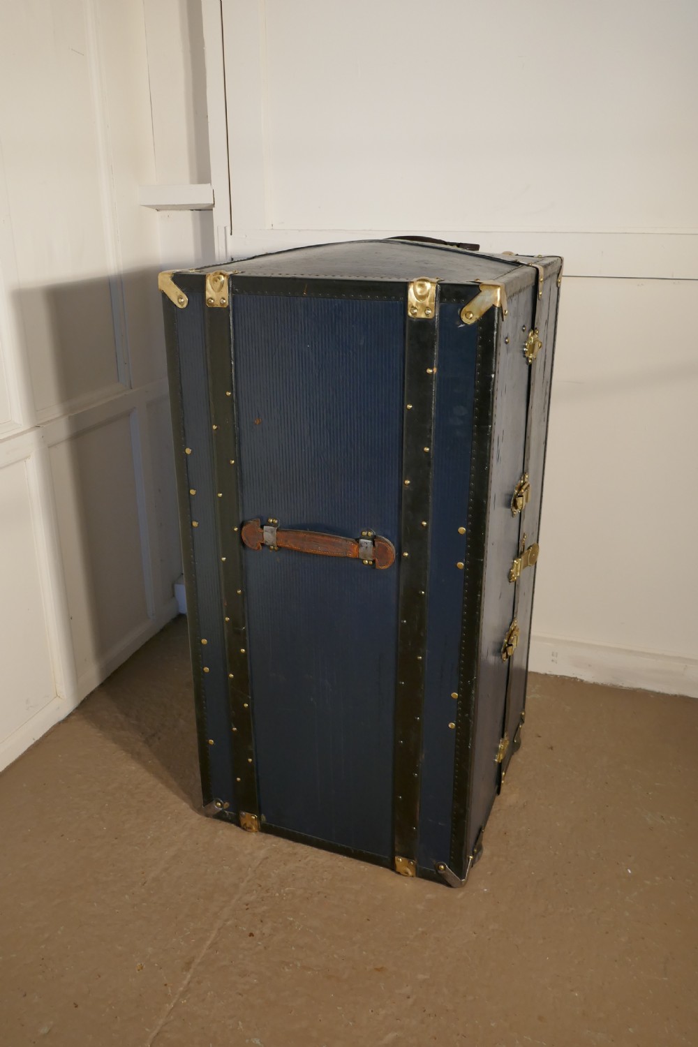 Fitted Steamer Trunk or Cabin Wardrobe, Portmanteau by LG Paris View XII