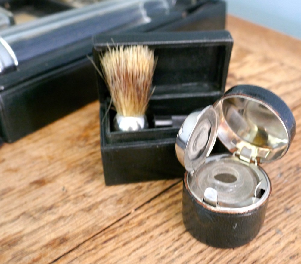 Au Départ Fully Fitted Gentlemans Travelling Dressing Case, Hall Marked Silver View XI