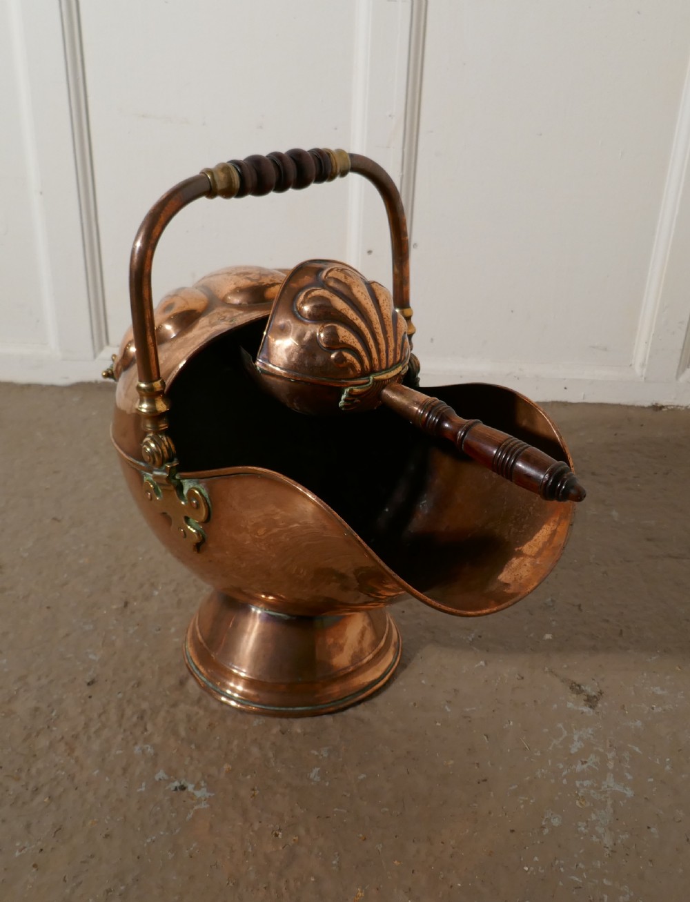 Superb Quality Arts and Crafts Copper Helmet Coal Scuttle  View IV