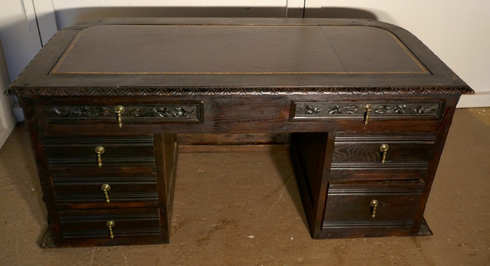 19th Century French One Piece Oak Desk Carved with Cherubs View V
