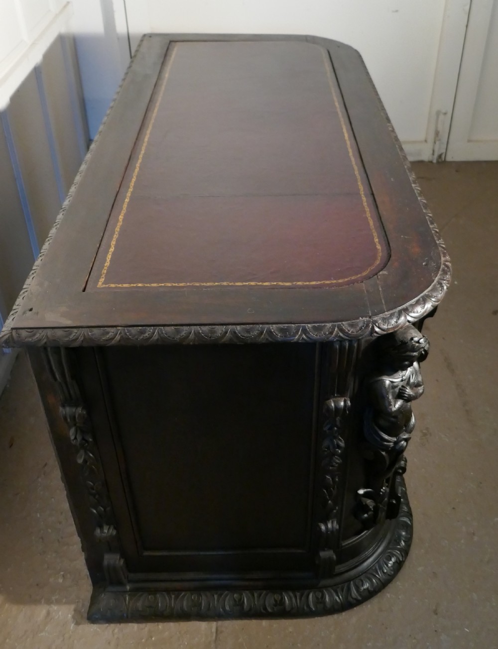 19th Century French One Piece Oak Desk Carved with Cherubs View VIII