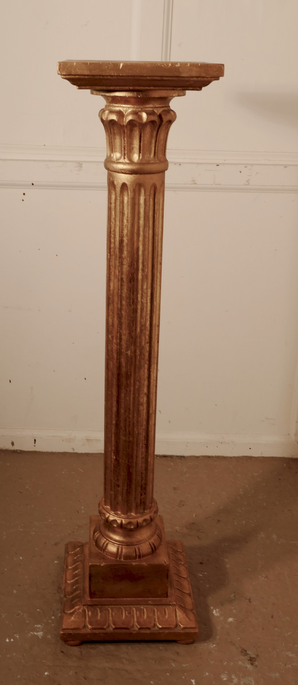 19th Century Italian Carved Gilt Wood Column Display Pedestal