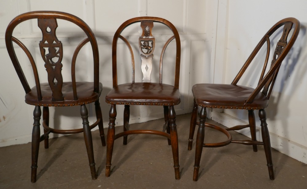 Set of 6 Arts and Crafts Gothic Heraldic Lion Back Windsor Chairs View IV