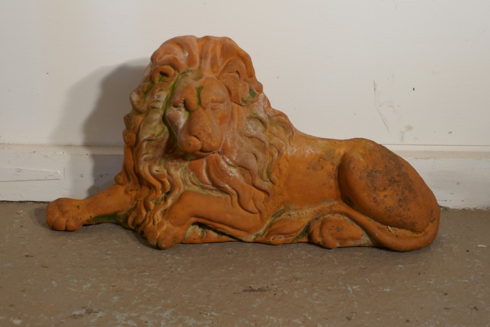  Weathered Flat Back Terracotta Lion Garden Ornament  View IV