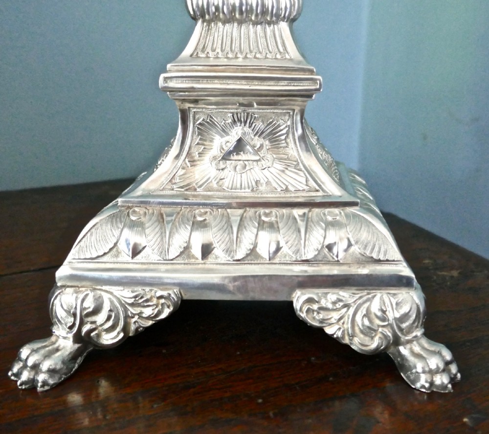 French Sterling Silver & Vermeli Monstrance 1840 decorated with cherubs View IV