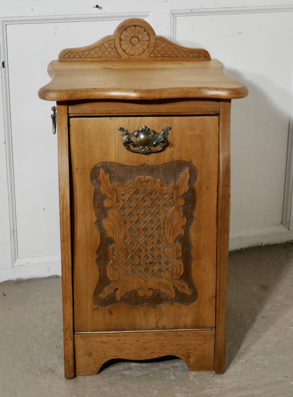 Arts and Crafts Carved Golden Walnut Purdonium, Coal Box View III