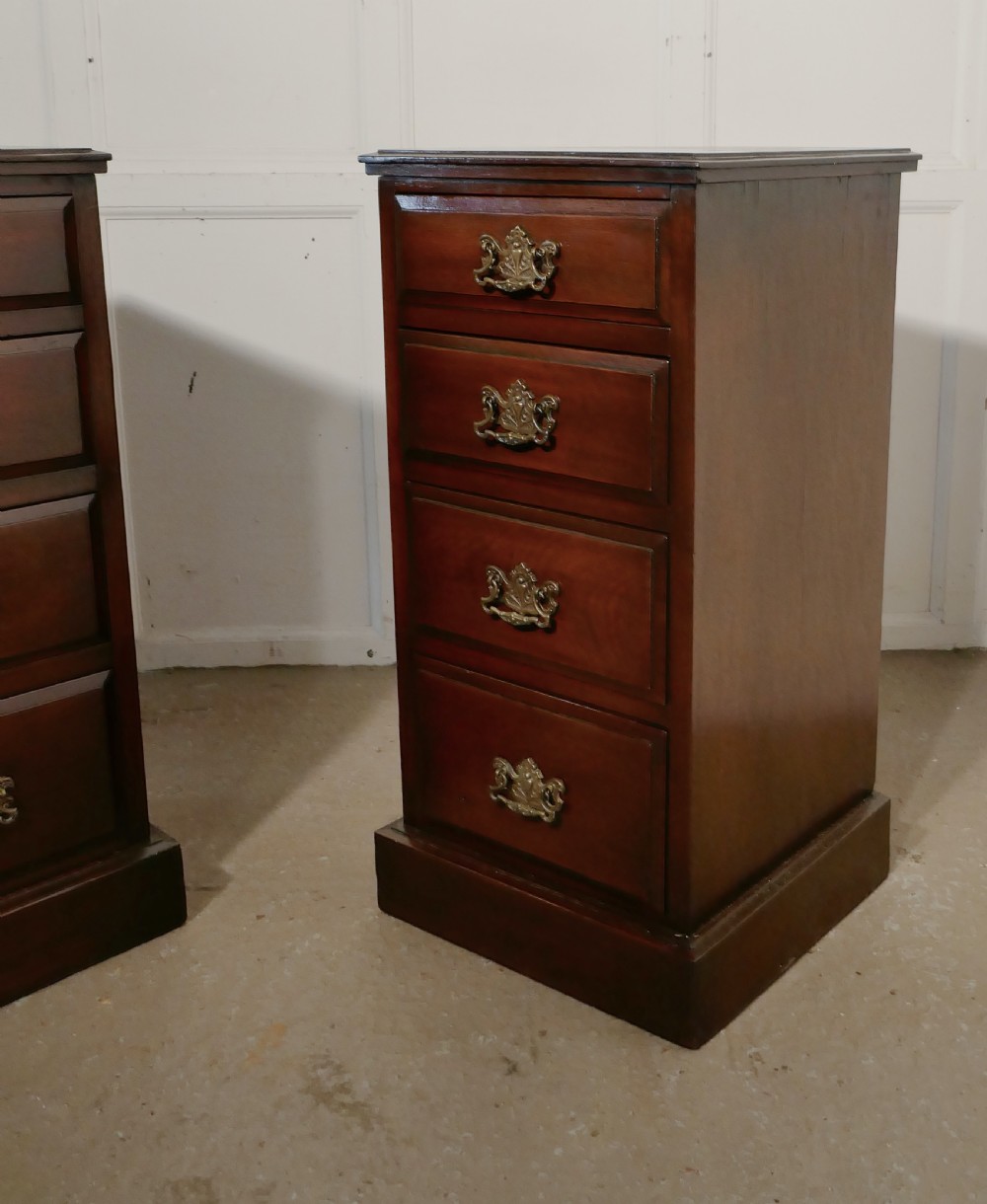 A Pair of Georgian Style Mahogany Bedside Chest of Drawers View X