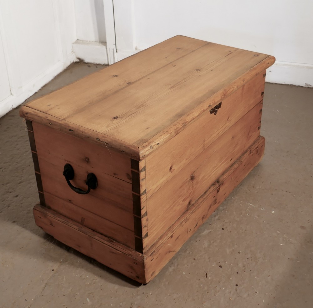 Early Victorian Pine Chest, Blanket Box   View III