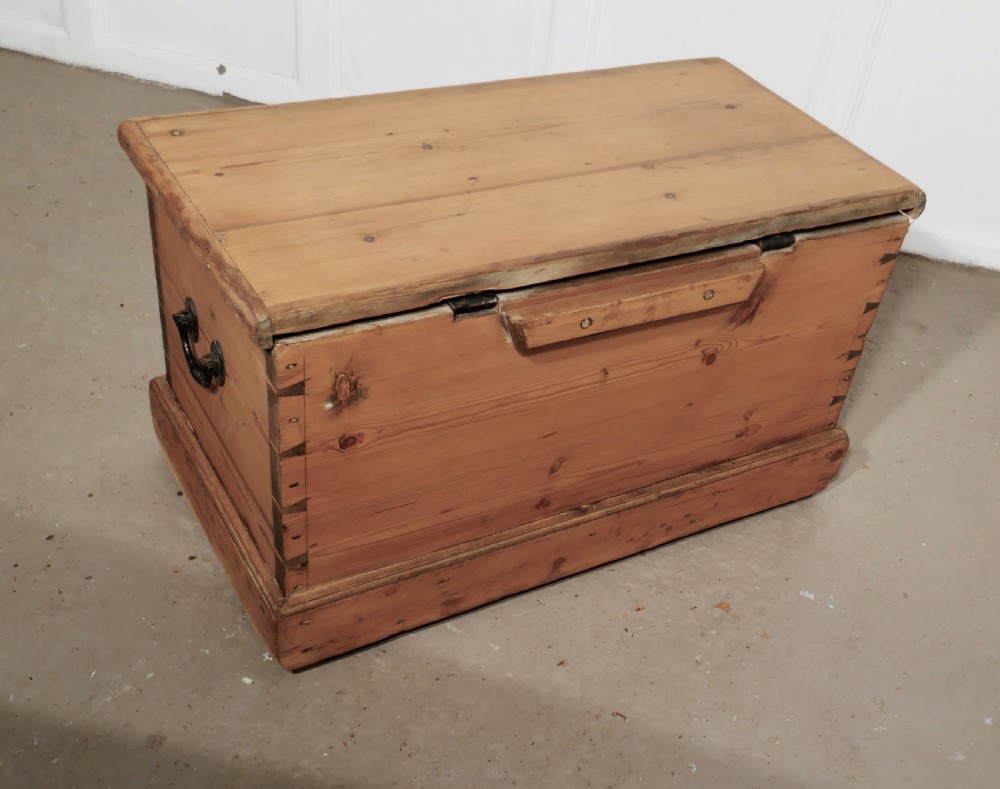 Early Victorian Pine Chest, Blanket Box   View VII