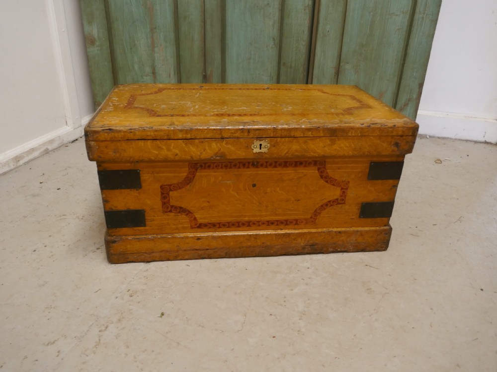  A Victorian Pine Blanket Chest 