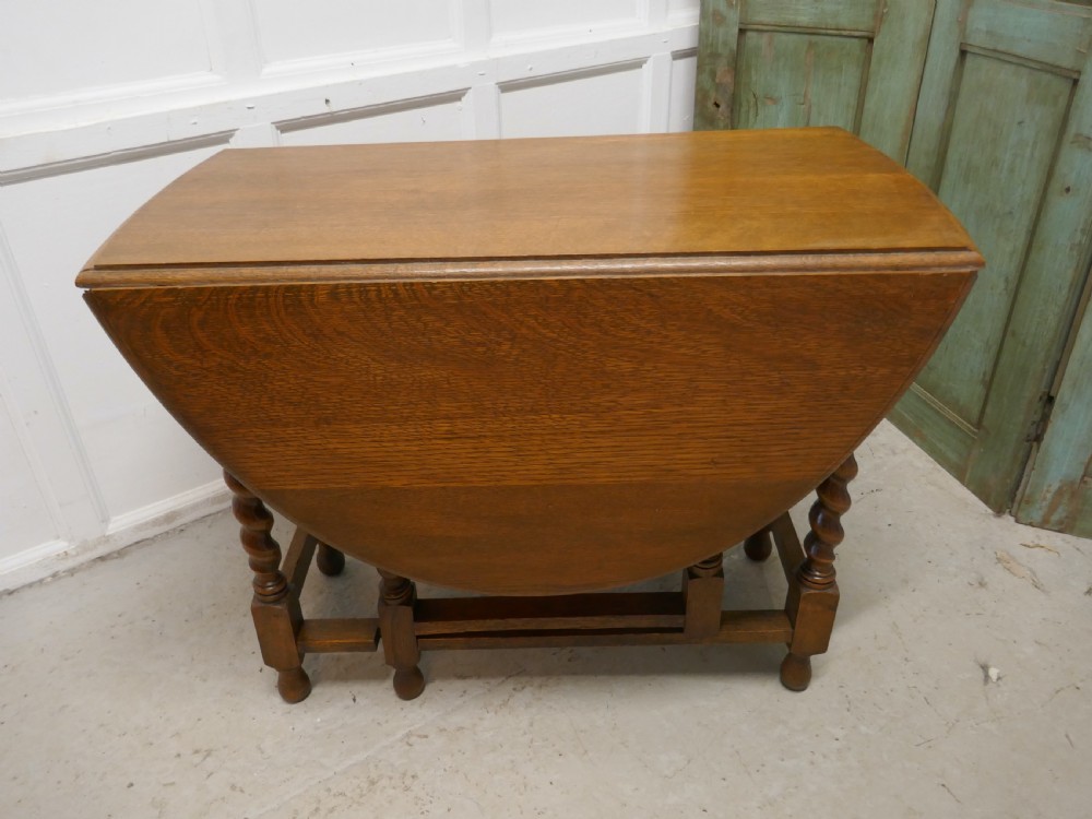 A Good Solid Oak Victorian Gate Leg Table