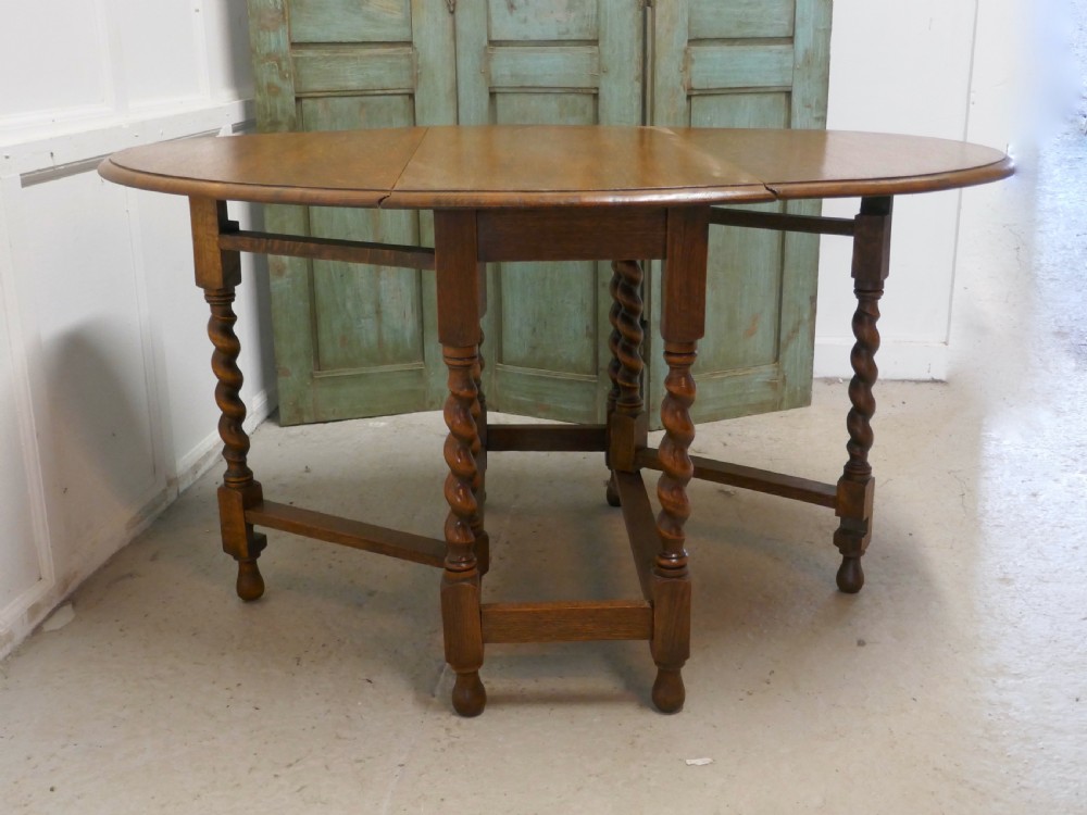 A Good Solid Oak Victorian Gate Leg Table View V