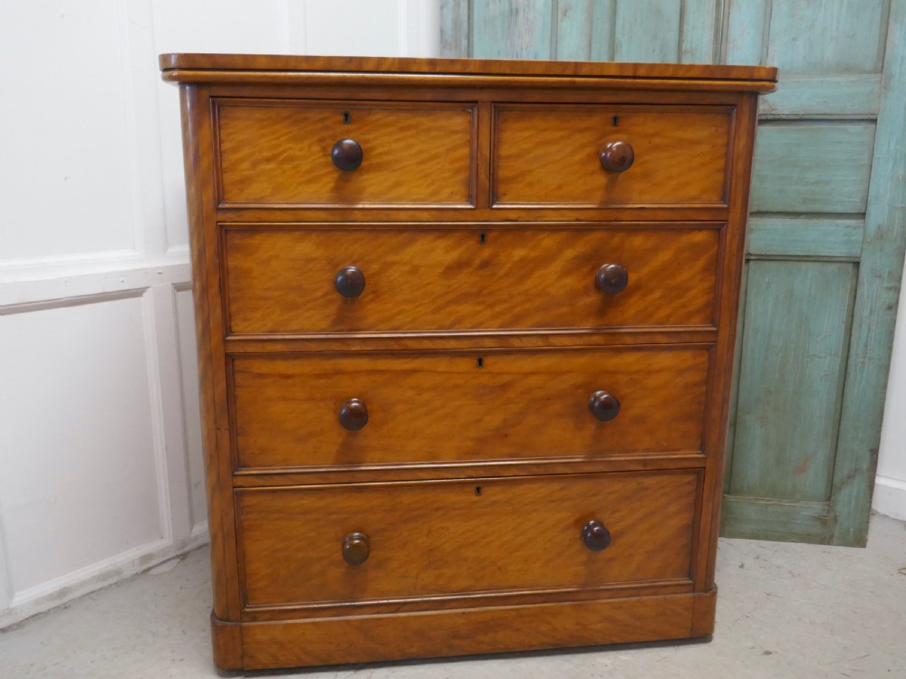 Large 19th Century Birch Chest of Drawers