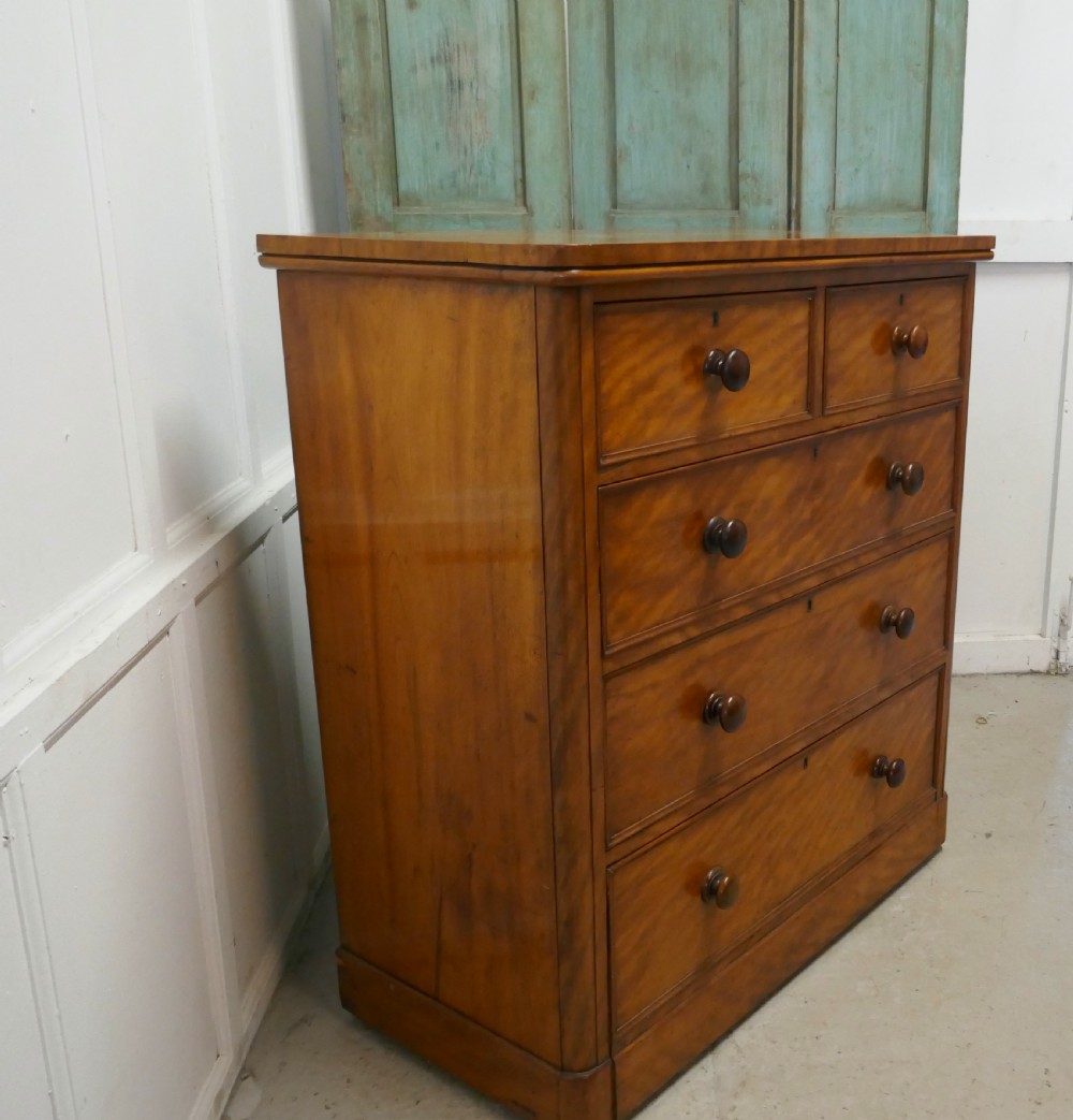 Large 19th Century Birch Chest of Drawers View III