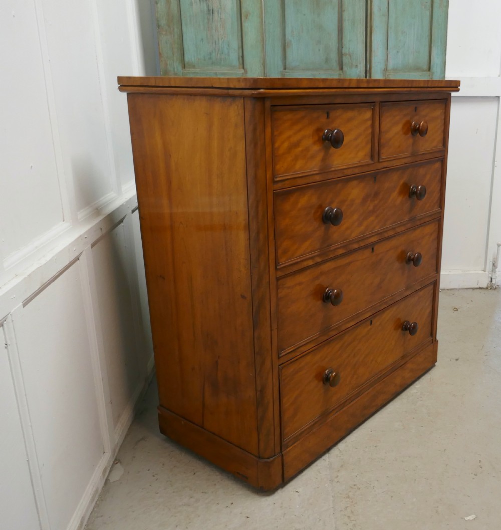 Large 19th Century Birch Chest of Drawers View IV