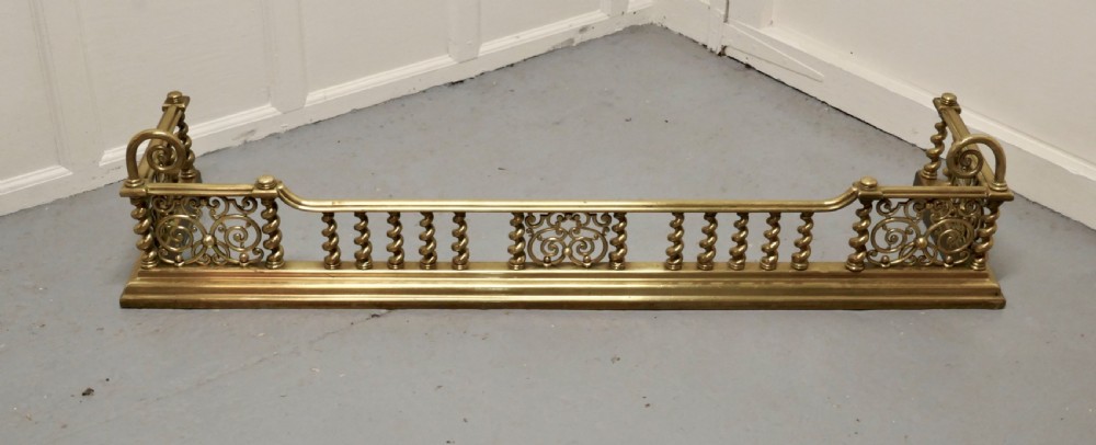 Superb Quality and Design 19th Century Heavy Brass Fender  View II